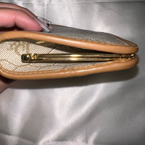 Dior - Picture 5 of 8